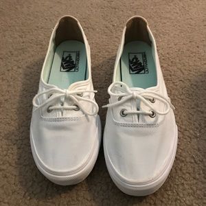White Canvas Vans women’s size 7.5